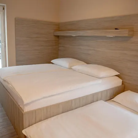 Garni Krsko 3* Leskovec pri Krskem