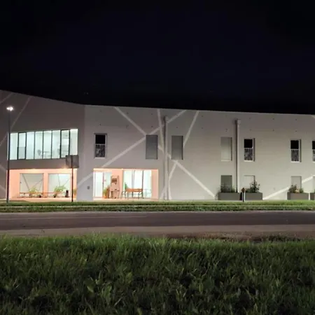 Garni Krsko Otel Leskovec pri Krskem